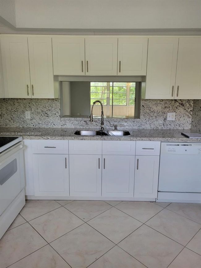 APT-310K - 1300 Sw 125 Th Ave, Condo with 2 bedrooms, 2 bathrooms and null parking in Pembroke Pines FL | Image 6