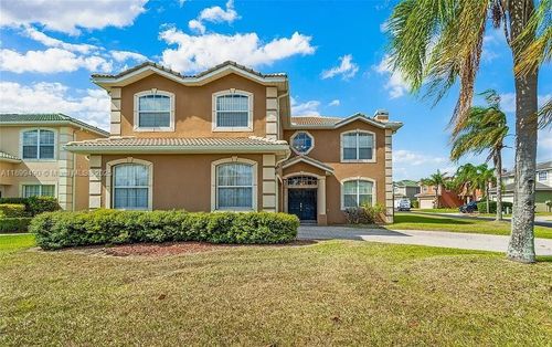 417 Vista Loop, DAVENPORT, FL, 33897-8396 | Card Image
