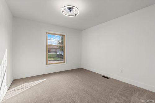 15031 Pilgrim Ct, Shelby Township, MI, 48315-4456 | Card Image
