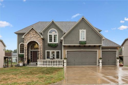 2841 Sw Carlton Dr, Lee's Summit, MO, 64082-1440 | Card Image