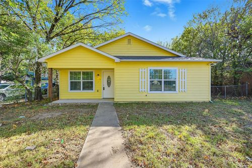 728 W Walker St, Denison, TX, 75020-2252 | Card Image