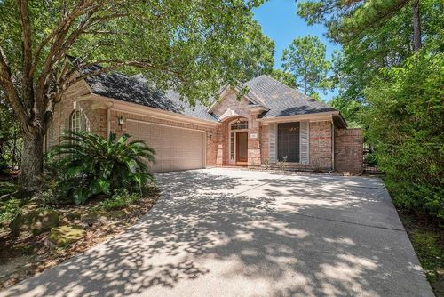 34 Reflection Point Drive E, The Woodlands, TX, 77381 | Card Image