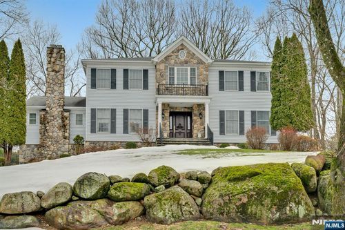 35 Malcolm Pl, Mahwah, NJ, 07430-1958 | Card Image