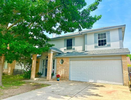 221 Sunshadow Dr, Lockhart, TX, 78644-4581 | Card Image