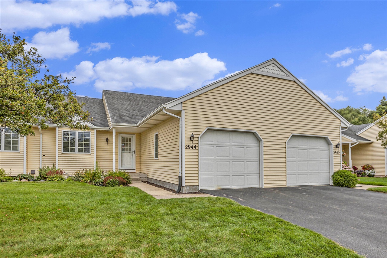 Parkside Dr, Jenison, MI 49428