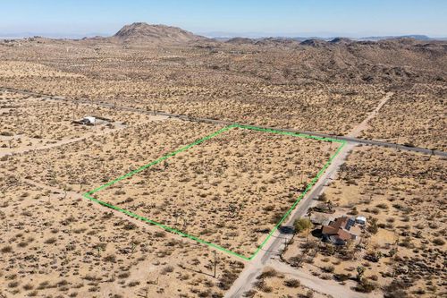 5610 Yucca Mesa Rd, Yucca Valley, CA, 92284 | Card Image