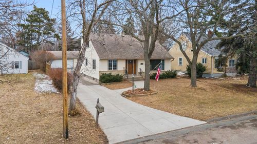 758 Mcknight Rd N, Maplewood, MN, 55119-3813 | Card Image