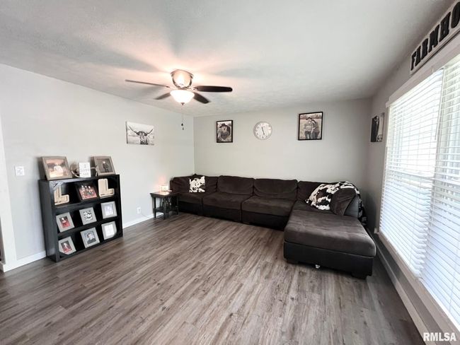 1104 E Poplar St, House other with 3 bedrooms, 2 bathrooms and null parking in Herrin IL | Image 7