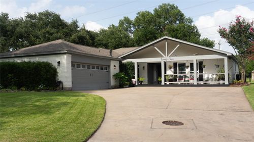 24 Wellington Dr, Sugar Land, TX, 77478-3639 | Card Image