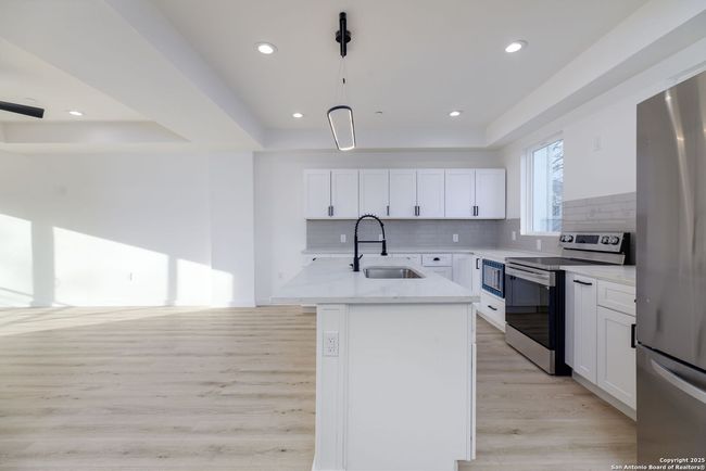 102 - 310 S Mesquite St, Townhouse with 3 bedrooms, 4 bathrooms and null parking in San Antonio TX | Image 13