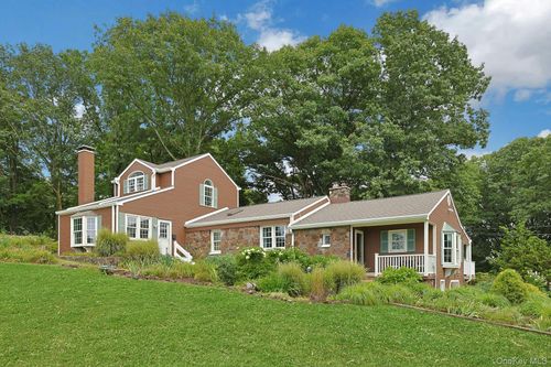 24 Westerly Ln, Thornwood, NY, 10594-1810 | Card Image