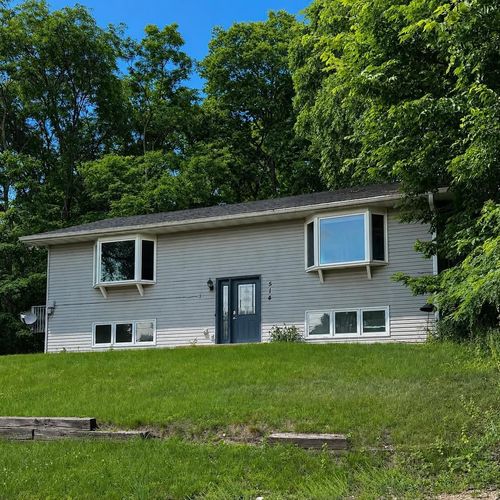 514 9th Ave, Baraboo, WI, 53913-1647 | Card Image