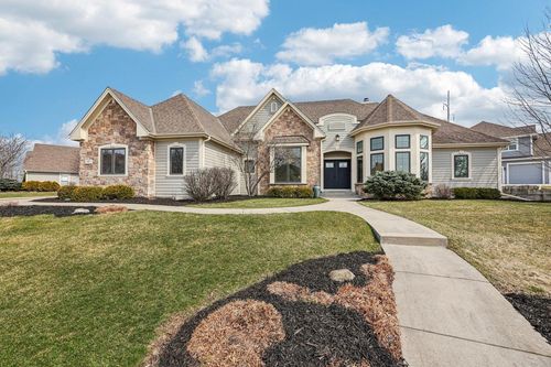 560 Birchwood Drive, Hartland, WI, 53029 | Card Image