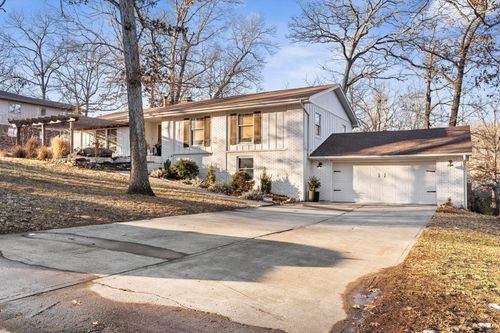 102 Oakwood Dr, Branson, MO, 65616-3710 | Card Image