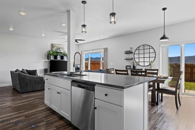 Kitchen Island | Image 17