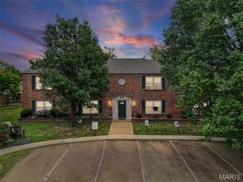 c-9421 Green Park Gardens Dr, Saint Louis, MO, 63123-7228 | Card Image