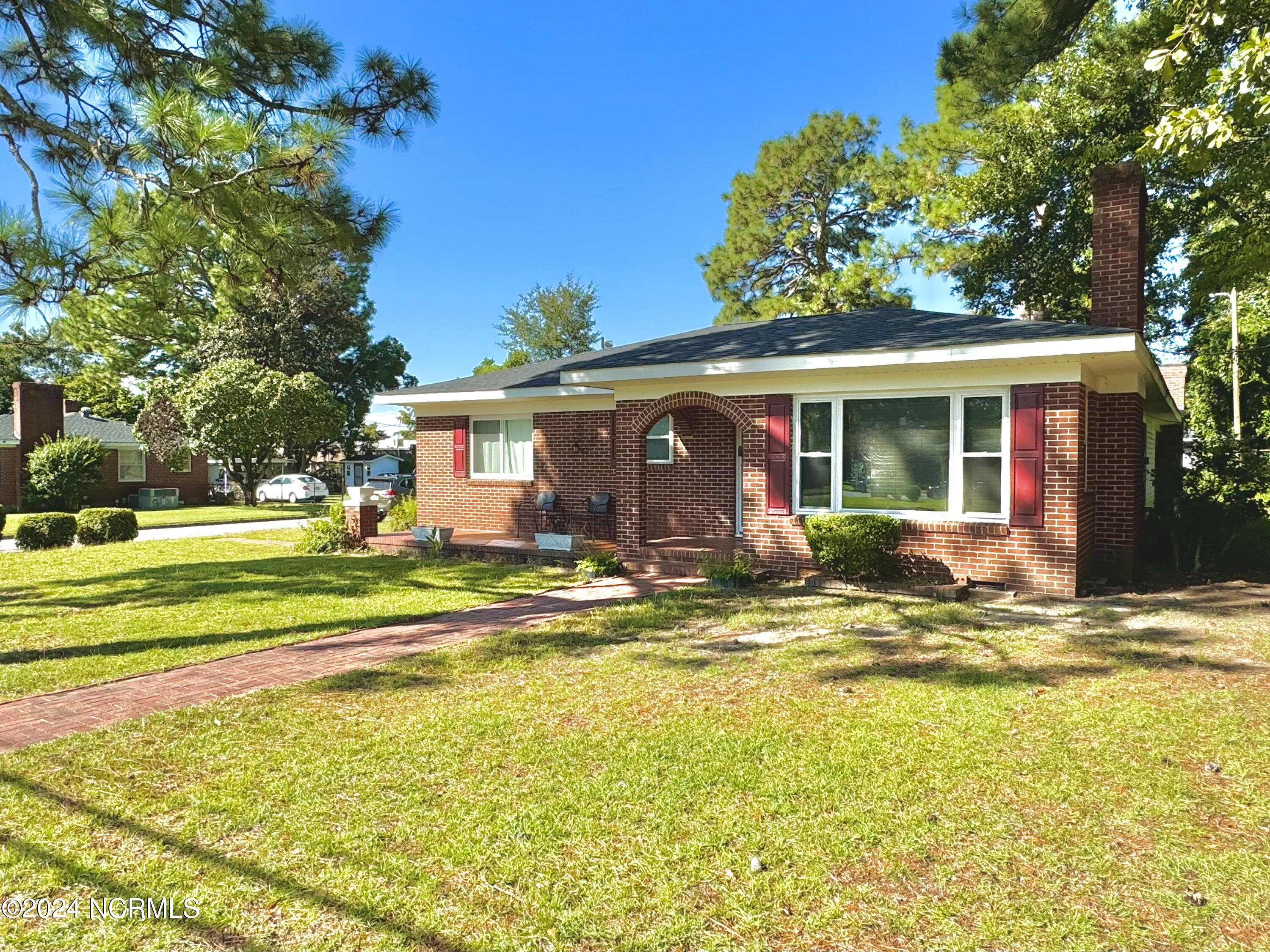 Oriental Ave, Kinston, NC 28504
