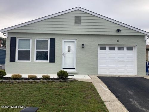 8 Virgin Islands Dr, Toms River, NJ, 08757-6170 | Card Image