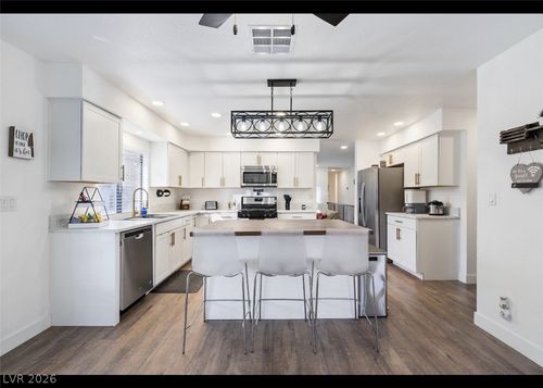 712 Glen Abbey Cir, Las Vegas, NV, 89107-2089 | Card Image