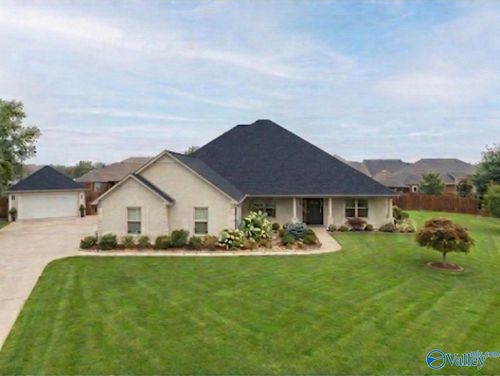 13207 Abbington Ln, Athens, AL, 35613-8033 | Card Image