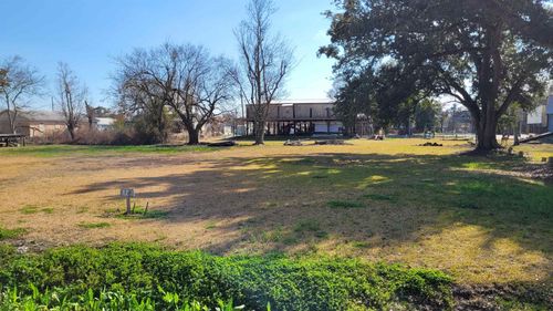 303 & 305 Lashbrooke St, Chauvin, LA, 70344-3034 | Card Image