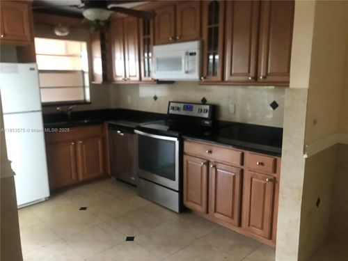 a-501 Blue Heron Dr, Hallandale Beach, FL, 33009-5750 | Card Image