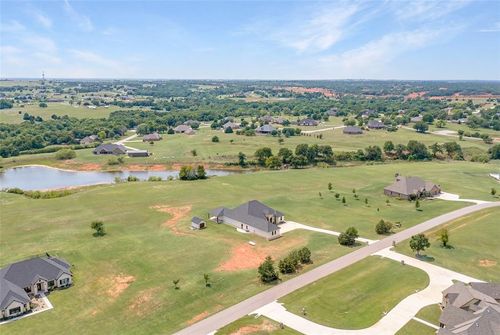2463 W Lake Way, Blanchard, OK, 73010-6668 | Card Image