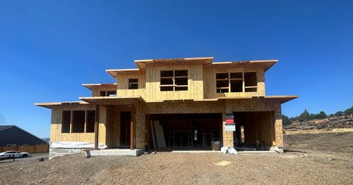 473-1297 Stonegate Dr, Eagle Point, OR, 97524-9010 | Card Image