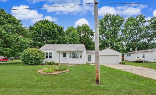 221 E Main St, Tolono, IL, 61880-9682 | Card Image