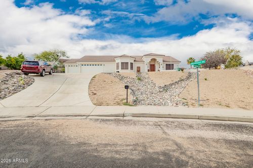 560 Topeka Dr, Wickenburg, AZ, 85390-3337 | Card Image