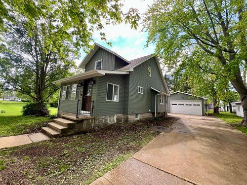 209 Chestnut St, Pesotum, IL, 61863-9557 | Card Image