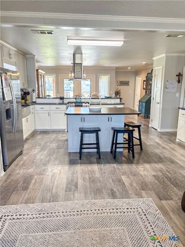 912 N Avenue G, House other with 4 bedrooms, 3 bathrooms and null parking in Shiner TX | Image 5