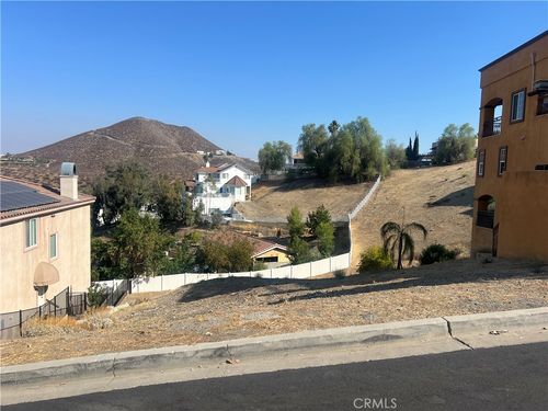 22871 Giant Fir Pl, Canyon Lake, CA, 92587-7806 | Card Image