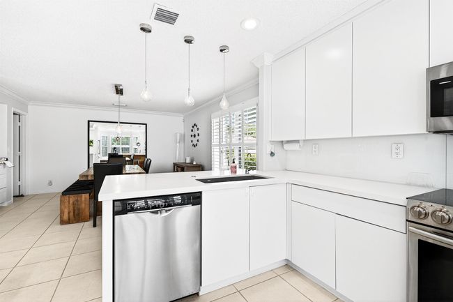 5086 Prairie Dunes Village Cir, House other with 3 bedrooms, 3 bathrooms and null parking in Lake Worth FL | Image 17