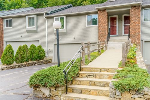 unit-4c-125 Smith Ave, Greenville, RI, 02828-1637 | Card Image