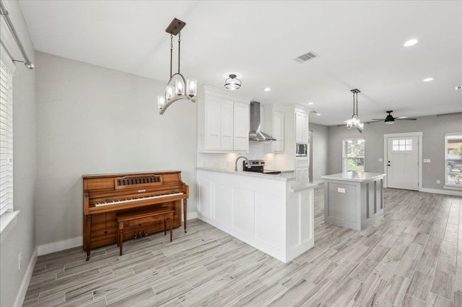 135 Private Road 8142, House other with 2 bedrooms, 2 bathrooms and null parking in Buna TX | Image 13