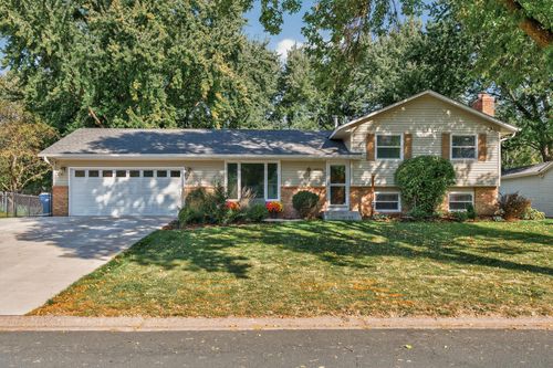 10924 101st Pl N, Maple Grove, MN, 55369-3422 | Card Image