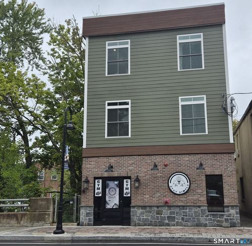 35 W Main St, Plantsville, CT, 06479-1522 | Card Image