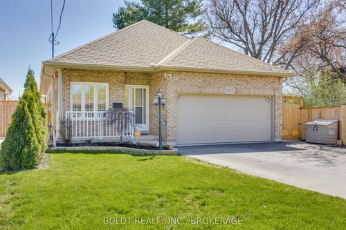 1127 S Pelham Rd, Pelham, ON, L3C3E4 | Card Image
