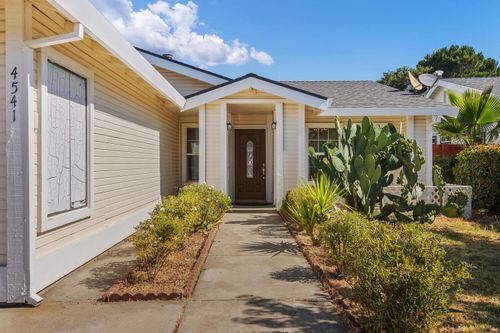 4541 Fox Valley Circle, North Highlands, CA, 95660 | Card Image