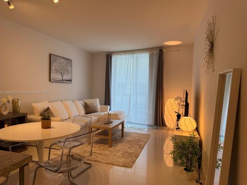 apt-2808-185 Sw 7th St, Miami, FL, 33130-2978 | Card Image