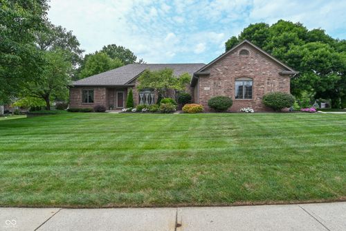 7534 Chestnut Hills Dr, Indianapolis, IN, 46278-1781 | Card Image