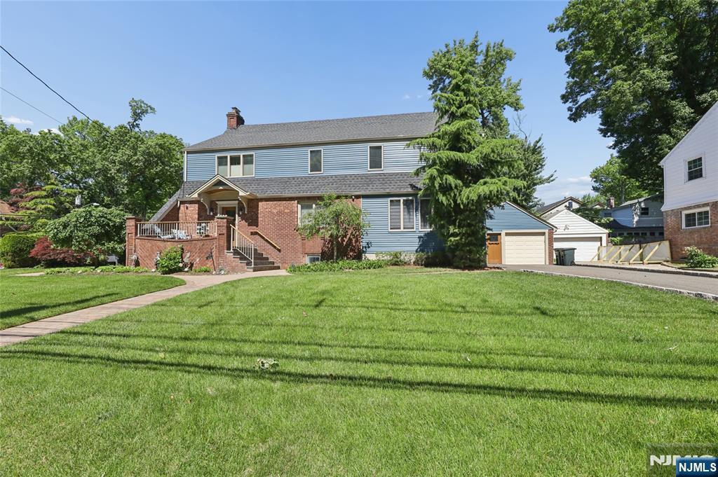 Residential in Teaneck