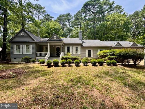27 Sandy Bottom Dr, Deltaville, VA, 23043-2177 | Card Image