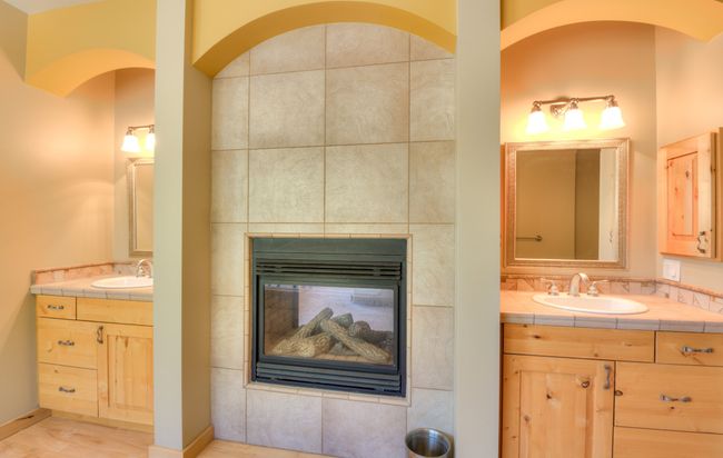 Main Home Master Bath Upper Level | Image 63