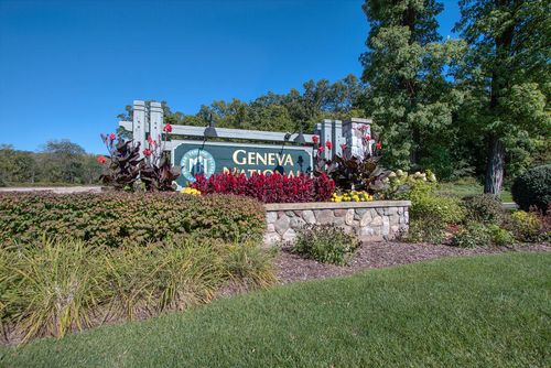 345 Foxwood Trl, Lake Geneva, WI, 53147-8401 | Card Image