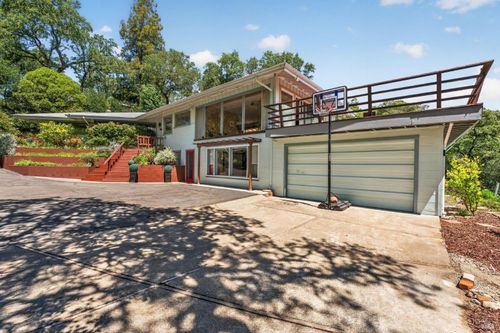 891 Isola Way, Ukiah, CA, 95482-4103 | Card Image