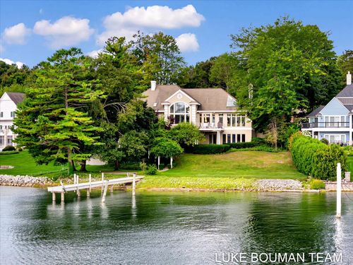 15919 Orchard Point Dr, Spring Lake, MI, 49456-2344 | Card Image