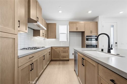 26995 Echo Mountain Way, Valencia, CA, 91381-0805 | Card Image