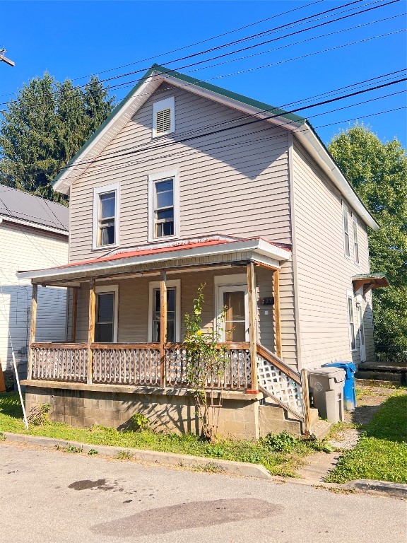Wallace St, Meadville, PA 16335